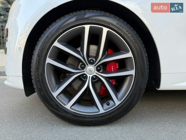Білий Ленд Ровер Range Rover Sport, об'ємом двигуна 3 л та пробігом 27 тис. км за 143000 $, фото 83 на Automoto.ua
