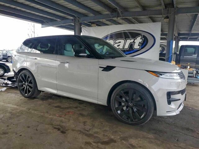 Белый Ленд Ровер Рендж Ровер Спорт, объемом двигателя 3 л и пробегом 8 тыс. км за 50000 $, фото 4 на Automoto.ua