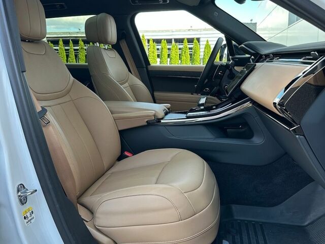 Білий Ленд Ровер Range Rover Sport, об'ємом двигуна 3 л та пробігом 8 тис. км за 126700 $, фото 30 на Automoto.ua