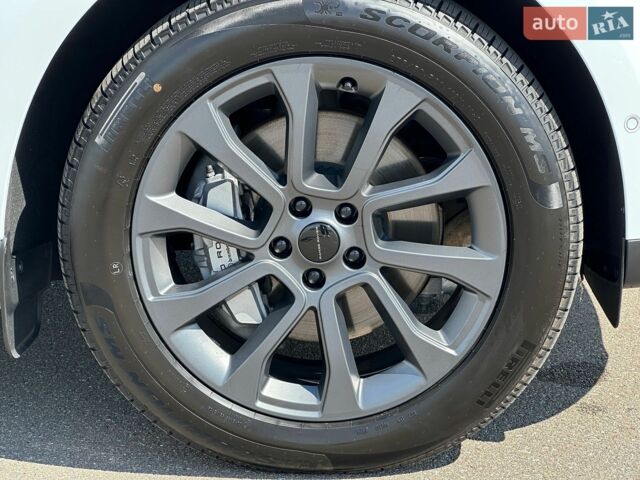 Білий Ленд Ровер Range Rover Sport, об'ємом двигуна 3 л та пробігом 8 тис. км за 126700 $, фото 9 на Automoto.ua
