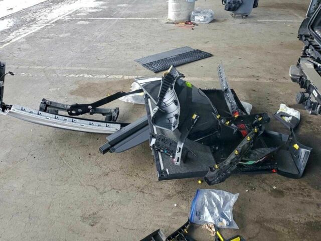 Белый Ленд Ровер Рендж Ровер Спорт, объемом двигателя 3 л и пробегом 8 тыс. км за 50000 $, фото 11 на Automoto.ua