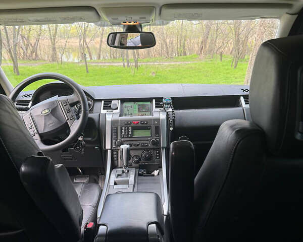 Черный Ленд Ровер Рендж Ровер Спорт, объемом двигателя 4.39 л и пробегом 290 тыс. км за 12000 $, фото 3 на Automoto.ua