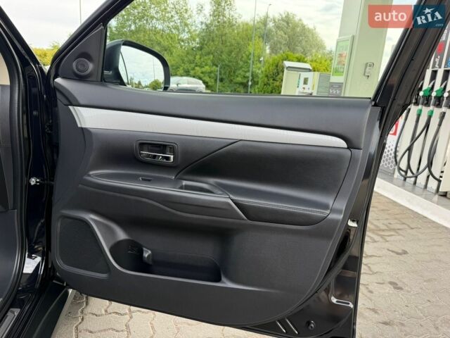 Чорний Ленд Ровер Range Rover Sport, об'ємом двигуна 2.7 л та пробігом 270 тис. км за 11020 $, фото 5 на Automoto.ua