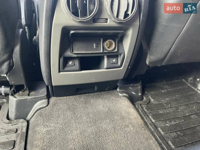 Чорний Ленд Ровер Range Rover Sport, об'ємом двигуна 4.2 л та пробігом 363 тис. км за 7300 $, фото 20 на Automoto.ua