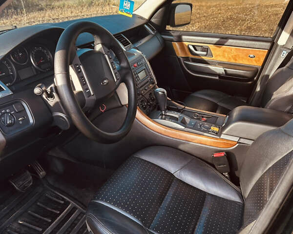 Черный Ленд Ровер Рендж Ровер Спорт, объемом двигателя 4.2 л и пробегом 203 тыс. км за 8800 $, фото 5 на Automoto.ua