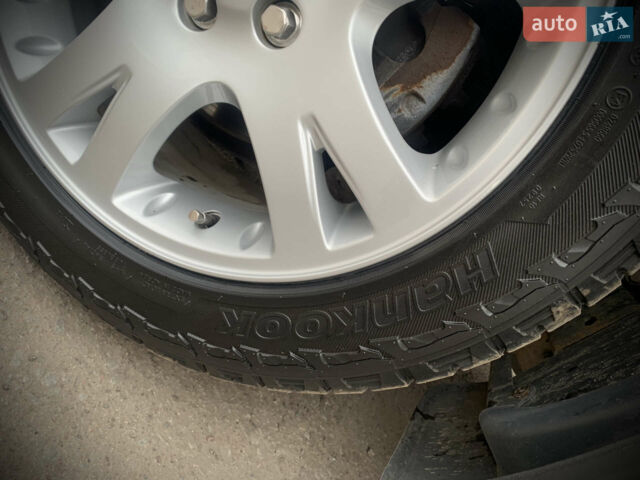 Чорний Ленд Ровер Range Rover Sport, об'ємом двигуна 2.7 л та пробігом 300 тис. км за 12000 $, фото 22 на Automoto.ua