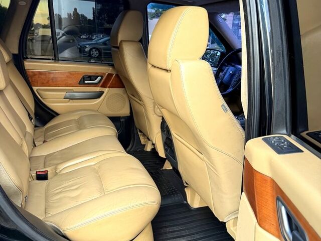 Чорний Ленд Ровер Range Rover Sport, об'ємом двигуна 4.4 л та пробігом 214 тис. км за 10800 $, фото 10 на Automoto.ua