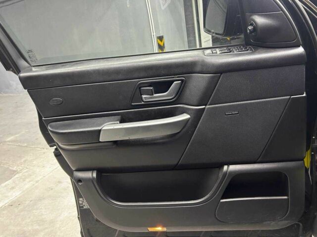 Черный Ленд Ровер Рендж Ровер Спорт, объемом двигателя 4.2 л и пробегом 207 тыс. км за 9900 $, фото 7 на Automoto.ua