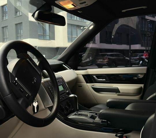 Чорний Ленд Ровер Range Rover Sport, об'ємом двигуна 4.2 л та пробігом 214 тис. км за 10400 $, фото 13 на Automoto.ua