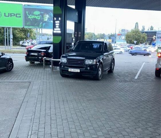 Черный Ленд Ровер Рендж Ровер Спорт, объемом двигателя 4.2 л и пробегом 280 тыс. км за 10500 $, фото 7 на Automoto.ua