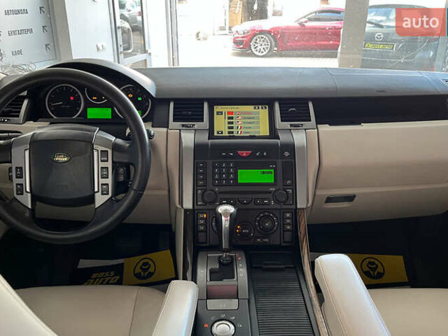 Черный Ленд Ровер Рендж Ровер Спорт, объемом двигателя 4.4 л и пробегом 235 тыс. км за 10300 $, фото 17 на Automoto.ua