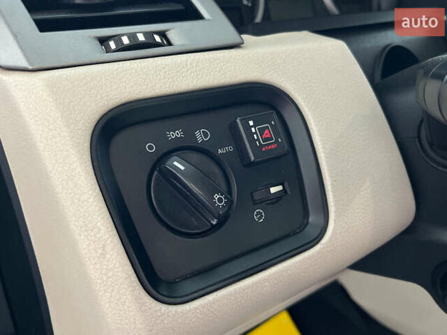 Черный Ленд Ровер Рендж Ровер Спорт, объемом двигателя 4.4 л и пробегом 235 тыс. км за 10300 $, фото 12 на Automoto.ua