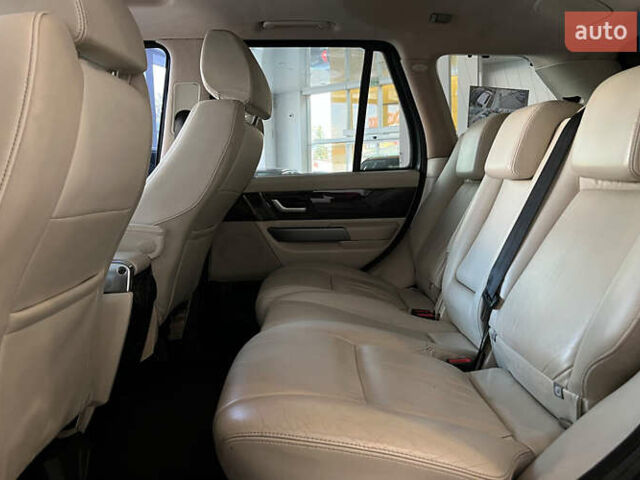 Черный Ленд Ровер Рендж Ровер Спорт, объемом двигателя 4.4 л и пробегом 235 тыс. км за 10300 $, фото 9 на Automoto.ua