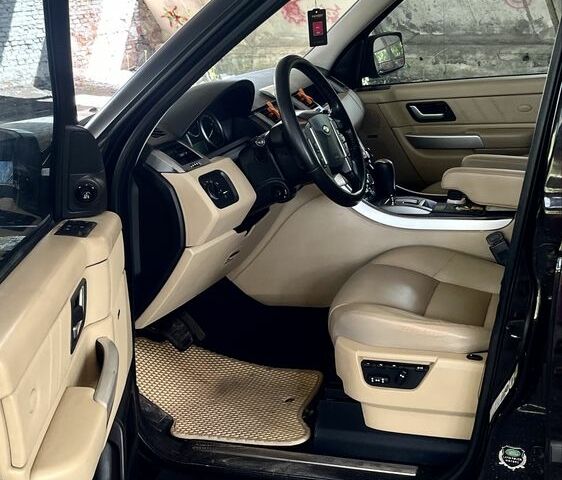 Черный Ленд Ровер Рендж Ровер Спорт, объемом двигателя 3.6 л и пробегом 285 тыс. км за 10999 $, фото 7 на Automoto.ua