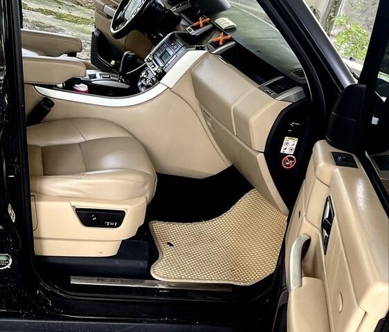 Черный Ленд Ровер Рендж Ровер Спорт, объемом двигателя 3.6 л и пробегом 285 тыс. км за 10999 $, фото 4 на Automoto.ua