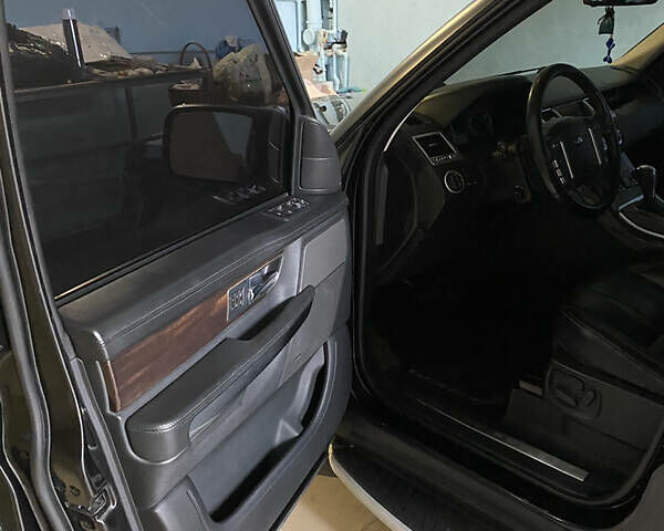 Черный Ленд Ровер Рендж Ровер Спорт, объемом двигателя 5 л и пробегом 170 тыс. км за 12500 $, фото 6 на Automoto.ua