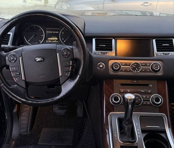 Черный Ленд Ровер Рендж Ровер Спорт, объемом двигателя 3 л и пробегом 250 тыс. км за 12000 $, фото 6 на Automoto.ua