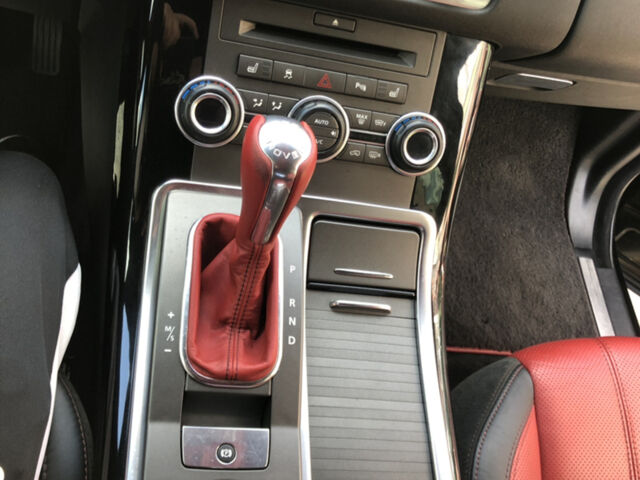 Чорний Ленд Ровер Range Rover Sport, об'ємом двигуна 5 л та пробігом 136 тис. км за 24300 $, фото 14 на Automoto.ua