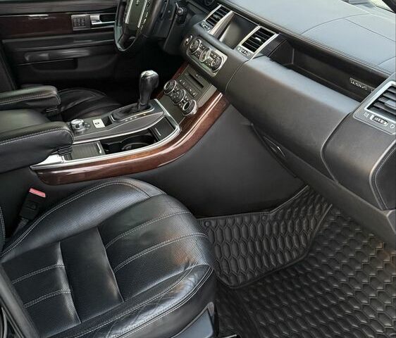 Черный Ленд Ровер Рендж Ровер Спорт, объемом двигателя 3 л и пробегом 250 тыс. км за 12000 $, фото 4 на Automoto.ua