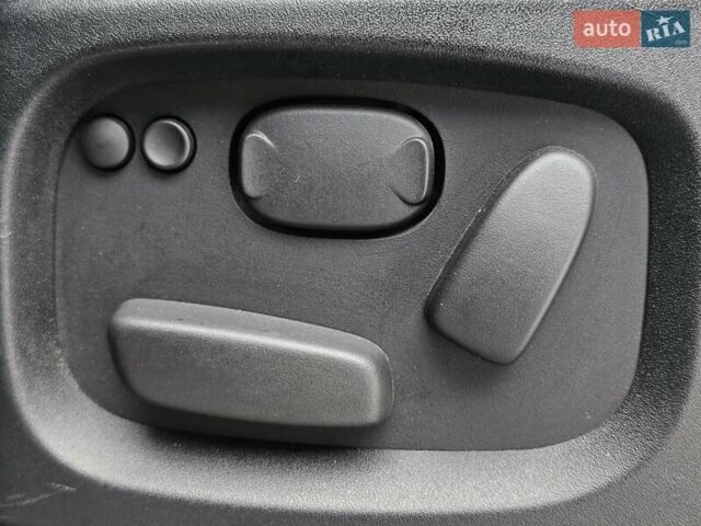 Черный Ленд Ровер Рендж Ровер Спорт, объемом двигателя 3.63 л и пробегом 300 тыс. км за 15000 $, фото 26 на Automoto.ua