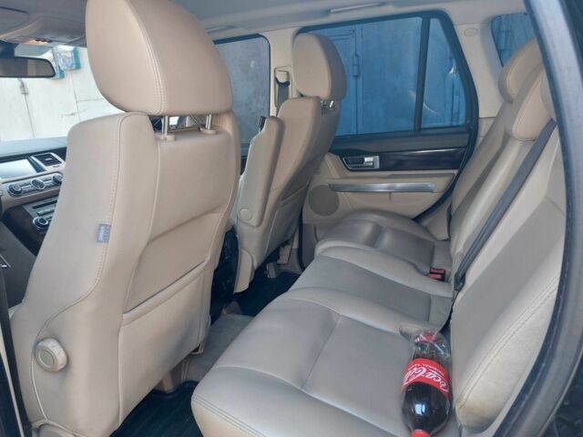 Чорний Ленд Ровер Range Rover Sport, об'ємом двигуна 3 л та пробігом 217 тис. км за 15300 $, фото 19 на Automoto.ua