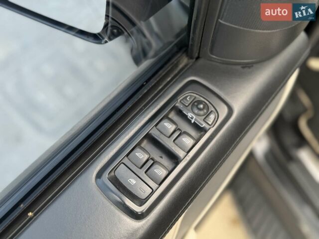 Чорний Ленд Ровер Range Rover Sport, об'ємом двигуна 3 л та пробігом 203 тис. км за 18000 $, фото 44 на Automoto.ua