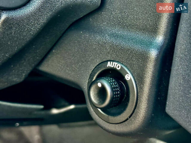 Чорний Ленд Ровер Range Rover Sport, об'ємом двигуна 3 л та пробігом 247 тис. км за 15500 $, фото 31 на Automoto.ua