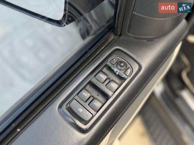 Чорний Ленд Ровер Range Rover Sport, об'ємом двигуна 3 л та пробігом 203 тис. км за 18000 $, фото 44 на Automoto.ua