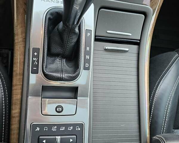 Чорний Ленд Ровер Range Rover Sport, об'ємом двигуна 2.99 л та пробігом 206 тис. км за 12500 $, фото 28 на Automoto.ua