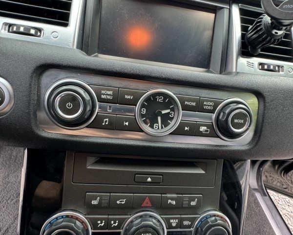 Чорний Ленд Ровер Range Rover Sport, об'ємом двигуна 3 л та пробігом 212 тис. км за 18200 $, фото 12 на Automoto.ua