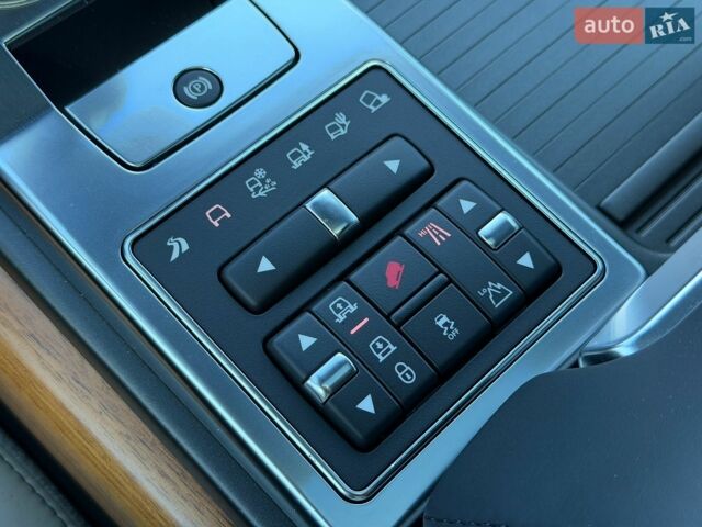 Черный Ленд Ровер Рендж Ровер Спорт, объемом двигателя 5 л и пробегом 19 тыс. км за 51500 $, фото 26 на Automoto.ua