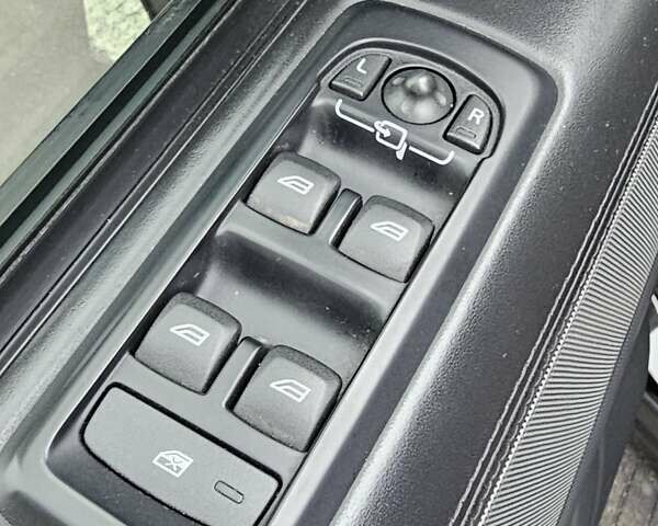 Чорний Ленд Ровер Range Rover Sport, об'ємом двигуна 2.99 л та пробігом 206 тис. км за 12000 $, фото 15 на Automoto.ua