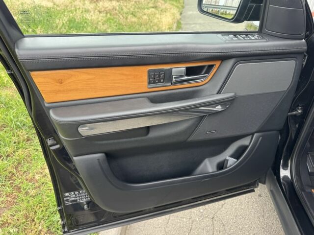 Чорний Ленд Ровер Range Rover Sport, об'ємом двигуна 3 л та пробігом 214 тис. км за 17896 $, фото 11 на Automoto.ua