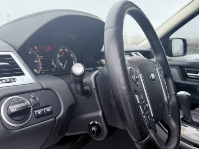 Чорний Ленд Ровер Range Rover Sport, об'ємом двигуна 2.99 л та пробігом 219 тис. км за 14000 $, фото 13 на Automoto.ua