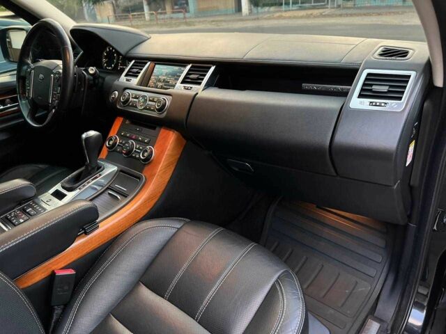 Черный Ленд Ровер Рендж Ровер Спорт, объемом двигателя 5 л и пробегом 185 тыс. км за 15900 $, фото 17 на Automoto.ua
