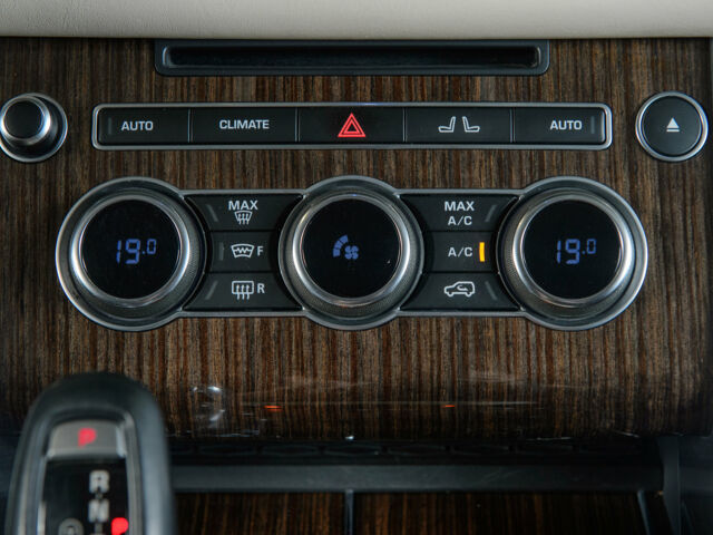 Чорний Ленд Ровер Range Rover Sport, об'ємом двигуна 5 л та пробігом 115 тис. км за 49900 $, фото 24 на Automoto.ua