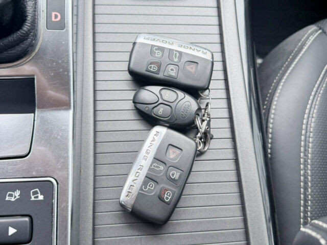 Чорний Ленд Ровер Range Rover Sport, об'ємом двигуна 2.99 л та пробігом 219 тис. км за 14000 $, фото 28 на Automoto.ua