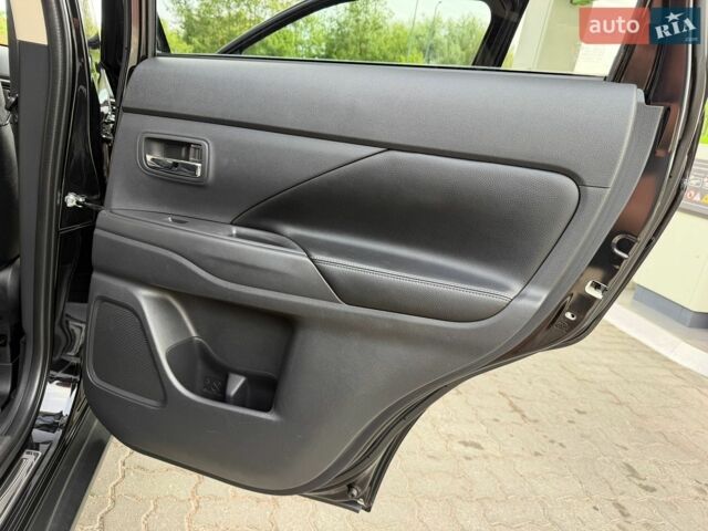 Чорний Ленд Ровер Range Rover Sport, об'ємом двигуна 0 л та пробігом 125 тис. км за 13525 $, фото 5 на Automoto.ua