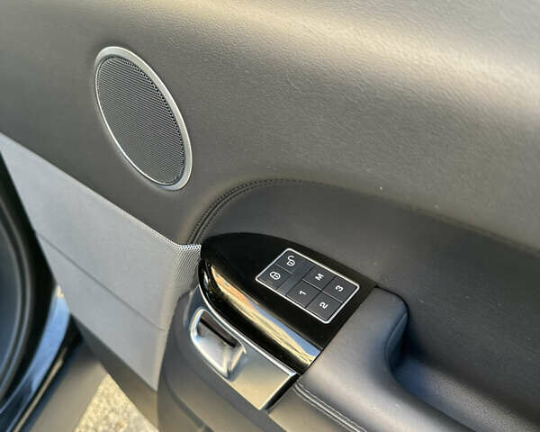 Черный Ленд Ровер Рендж Ровер Спорт, объемом двигателя 2.99 л и пробегом 132 тыс. км за 29500 $, фото 9 на Automoto.ua