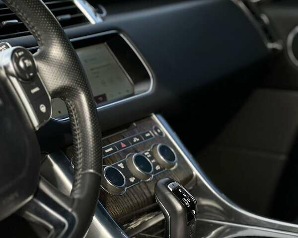 Черный Ленд Ровер Рендж Ровер Спорт, объемом двигателя 3 л и пробегом 180 тыс. км за 33000 $, фото 17 на Automoto.ua