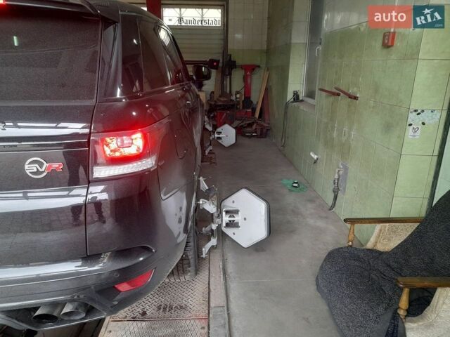 Чорний Ленд Ровер Range Rover Sport, об'ємом двигуна 5 л та пробігом 144 тис. км за 36999 $, фото 40 на Automoto.ua