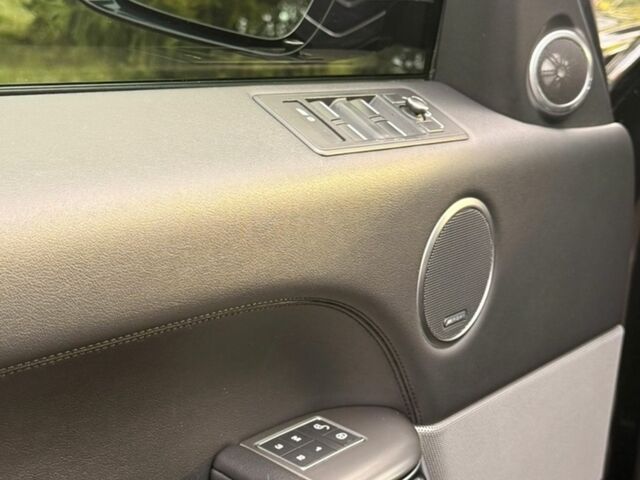 Чорний Ленд Ровер Range Rover Sport, об'ємом двигуна 3 л та пробігом 143 тис. км за 32600 $, фото 19 на Automoto.ua