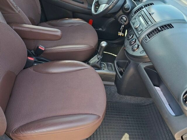 Чорний Ленд Ровер Range Rover Sport, об'ємом двигуна 3 л та пробігом 131 тис. км за 26200 $, фото 6 на Automoto.ua