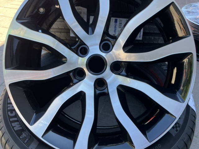 Чорний Ленд Ровер Range Rover Sport, об'ємом двигуна 2.99 л та пробігом 79 тис. км за 39900 $, фото 20 на Automoto.ua