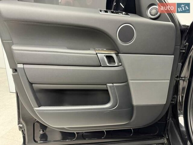 Черный Ленд Ровер Рендж Ровер Спорт, объемом двигателя 2 л и пробегом 77 тыс. км за 39900 $, фото 17 на Automoto.ua