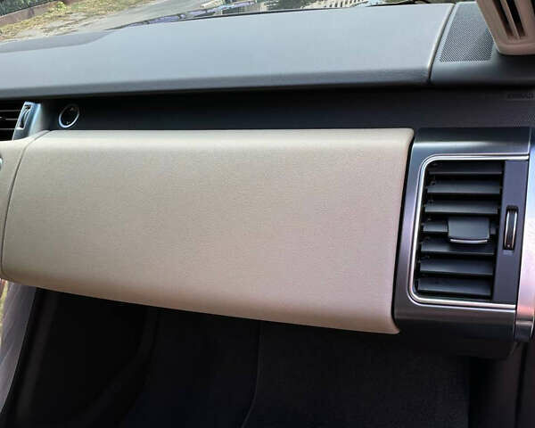 Черный Ленд Ровер Рендж Ровер Спорт, объемом двигателя 2 л и пробегом 99 тыс. км за 46800 $, фото 10 на Automoto.ua