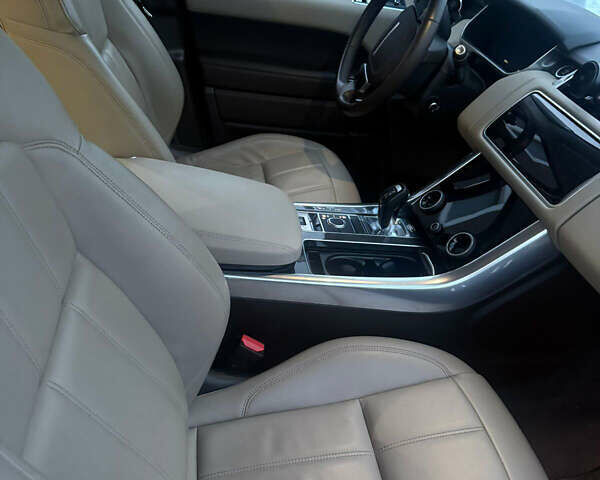 Черный Ленд Ровер Рендж Ровер Спорт, объемом двигателя 2 л и пробегом 135 тыс. км за 45000 $, фото 3 на Automoto.ua