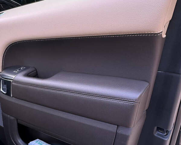 Черный Ленд Ровер Рендж Ровер Спорт, объемом двигателя 2 л и пробегом 99 тыс. км за 46800 $, фото 11 на Automoto.ua