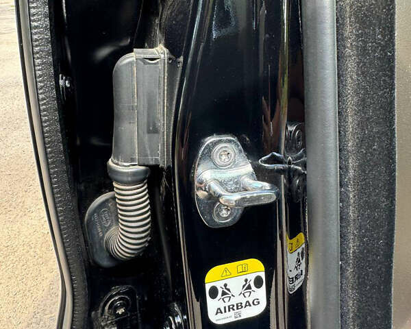 Черный Ленд Ровер Рендж Ровер Спорт, объемом двигателя 2 л и пробегом 99 тыс. км за 46800 $, фото 23 на Automoto.ua