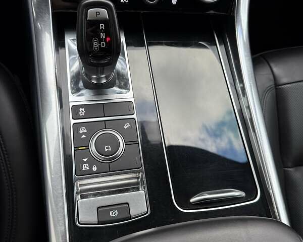 Чорний Ленд Ровер Range Rover Sport, об'ємом двигуна 2.99 л та пробігом 160 тис. км за 48000 $, фото 32 на Automoto.ua